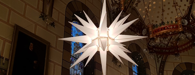 Der Weihnachtsstern in der Kirche St. Jakobi